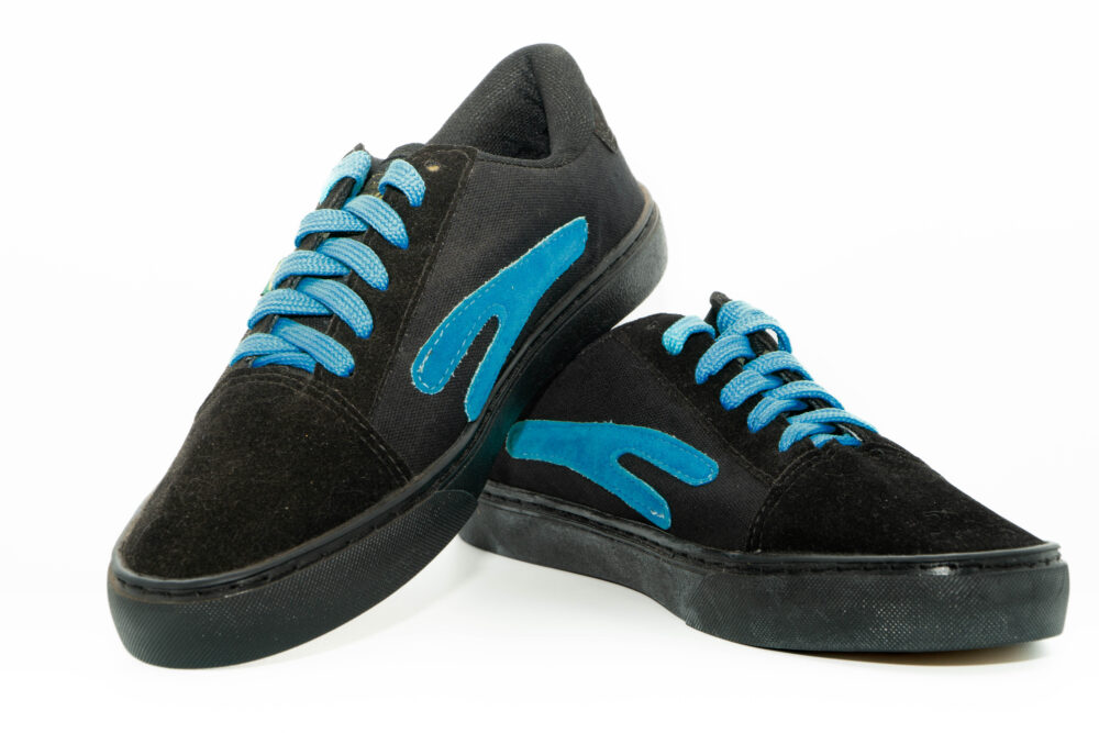Tênis Taygra Urbano Preto Logo Azul - Image 2